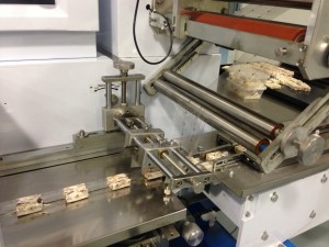 Clever nougat machine doing it's thing