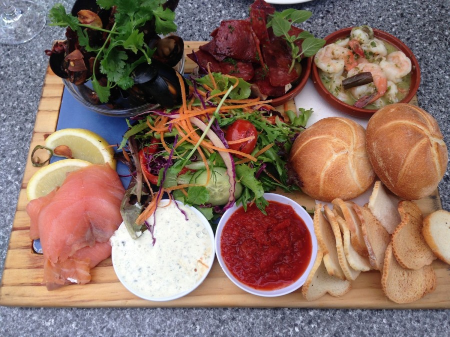 The excellent Houghton Winery Fish Platter