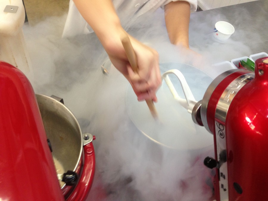 Making ice-cream with liquid nitrogen at Fremantle Markets